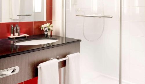 Executive Queen Room with Double Sofa Bed