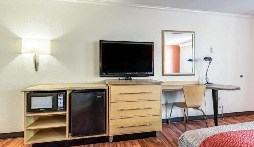 King Room - Non-Smoking