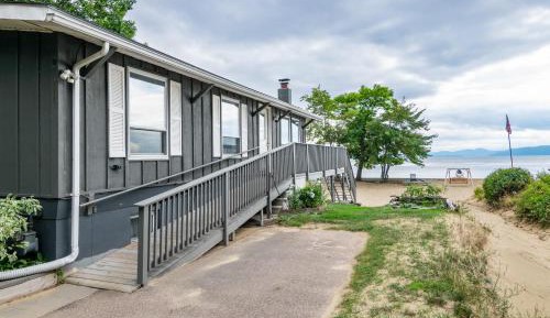 Three-Bedroom Vacation Home 