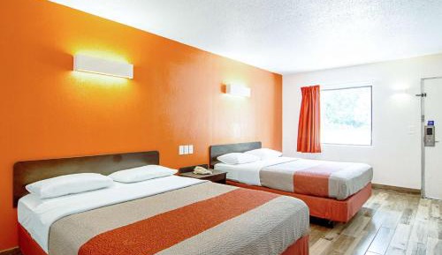 Queen Room with Two Queen Beds - Non-Smoking