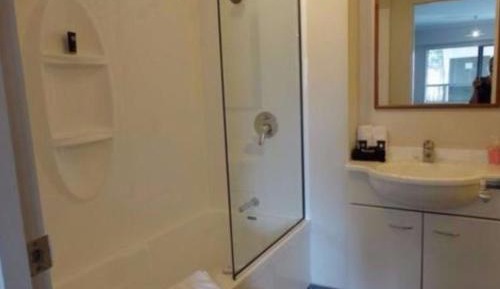 Studio with Spa Bath