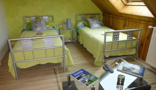 Standard Twin Room with Sofa