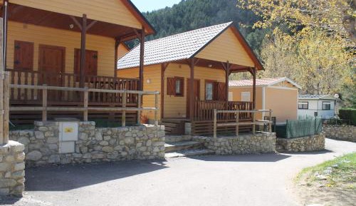 Bungalow (6 Adults)