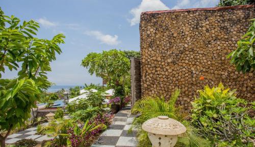 Deluxe Double Room (2 Adults + 1 Child)