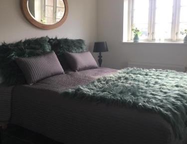 Superior Double Room with Shared Bathroom