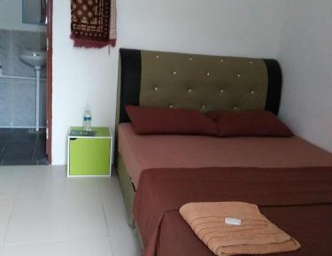 Deluxe Room (2 Adults + 1 Child)