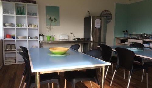 Queen Boatshed Cabin 5 with External Bathroom 