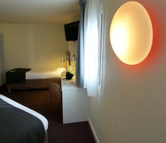 Standard Room with Four Single Beds