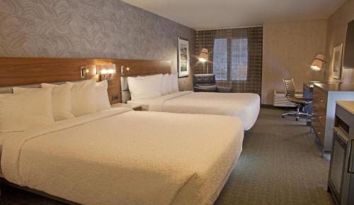 Queen Room with Two Queen Beds with City View 