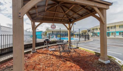 Queen Room with Two Queen Beds - Non-Smoking