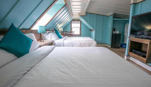 Deluxe Queen Room
