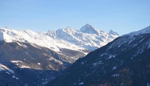 Studio with Mountain View
