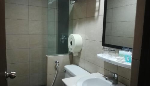 Family Room (3 Adults) without Window