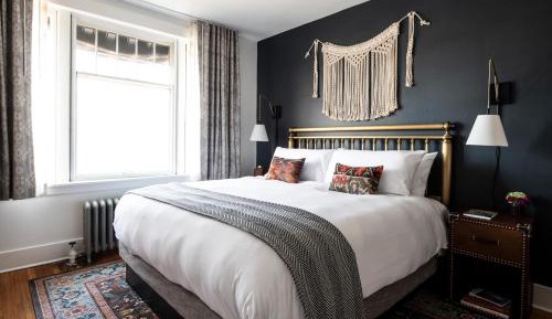 Queen Room