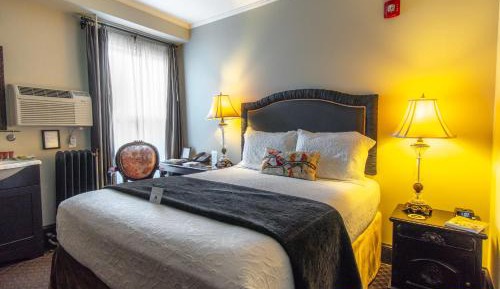 Queen Room 6 with Private Bathroom