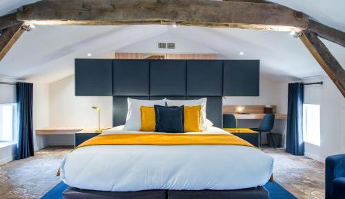 Deluxe Double or Twin Room