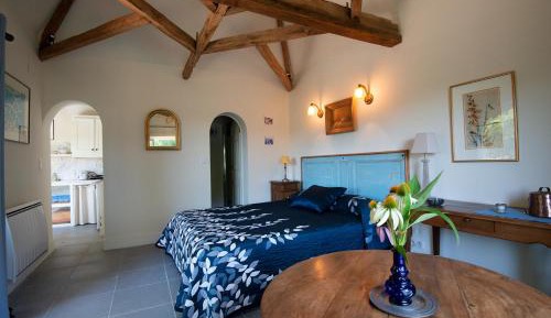 Deluxe Double Cottage with Castle View