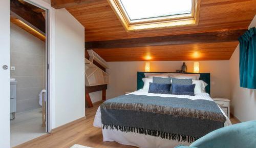 Deluxe Double Room with Shower