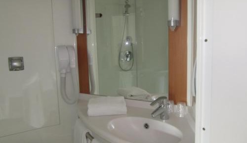 Room with 2 Single Beds