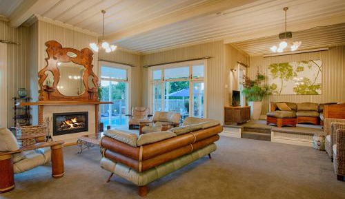 Twin Room with Shared Bathroom