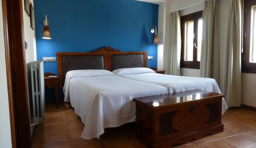 Twin Room with Private Bathroom