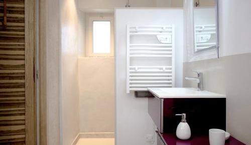 Double or Twin Room with Private Bathroom