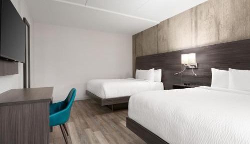 Queen Room with Two Queen Beds and Roll-In Shower -  Mobility Access/Non-Smoking