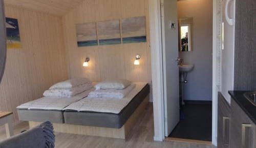 Cottage with Private Bathroom