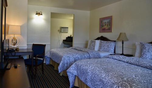 Room with 2 Queen Beds