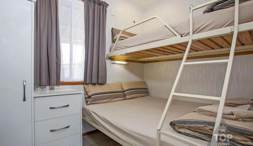 Deluxe Cabin (5 Guests)