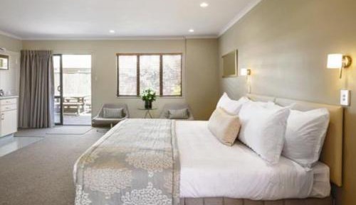 Executive Studio with Spa Bath 