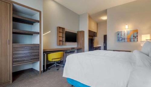 Efficiency King Room - Accessible/Non-Smoking