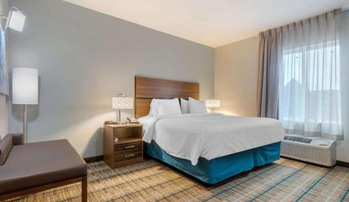 Efficiency King Suite - Accessible/Non-Smoking