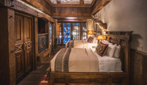 Interior Double Queen Room