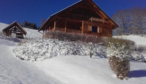 Apartment with Mountain View
