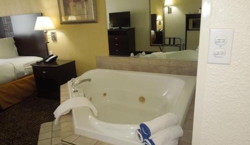 King Room with Spa Bath - Non-Smoking