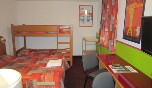Family Room (2 Adults + 2 Children)