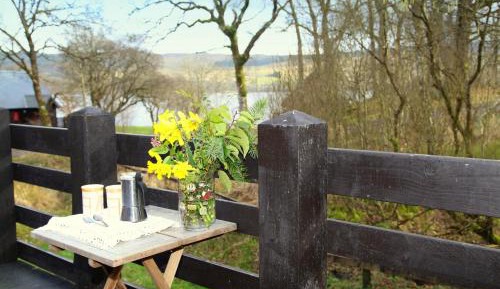 Seil Cabin (2 bedrooms) – NO Wi-Fi, Electric hot tub (extra charge)