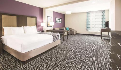Executive King Room with Sofa Bed