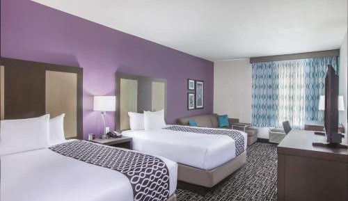 Deluxe Suite with Two Queen Beds - Non-Smoking
