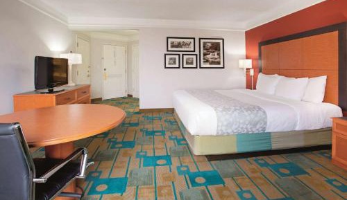 King Room with Mobility/Hearing Impaired Access - Non-Smoking