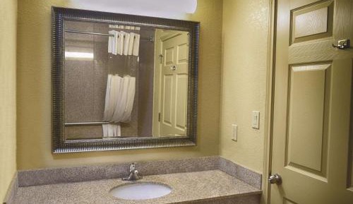 King Room - Non-Smoking