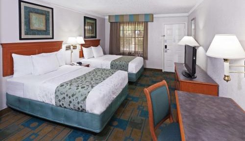 Deluxe Room with Two Double Beds