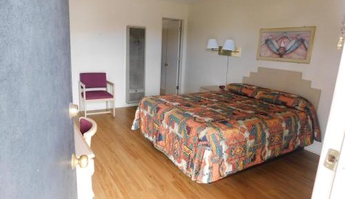 Queen Room - Not Pet Friendly