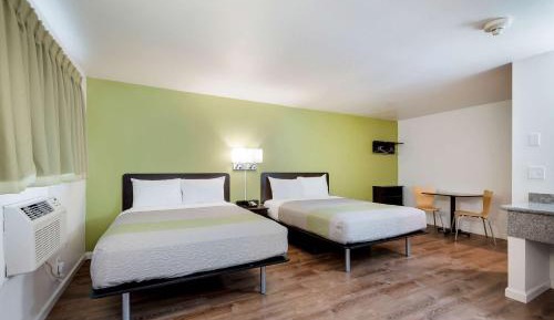 Deluxe Queen Room with Two Queen Beds - Non-Smoking