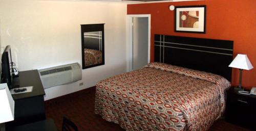 Deluxe King Room - Non-Smoking