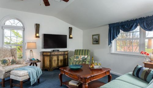 Deluxe Suite with Spa Bath