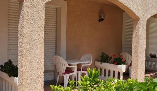 Twin Room with bath and air conditioner - Swimming Pool View