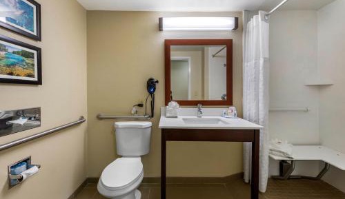 Queen Room with Two Queen Beds - Accessible/Non-Smoking 