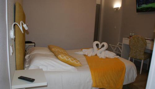 Double Room - 15 to 82 ft²